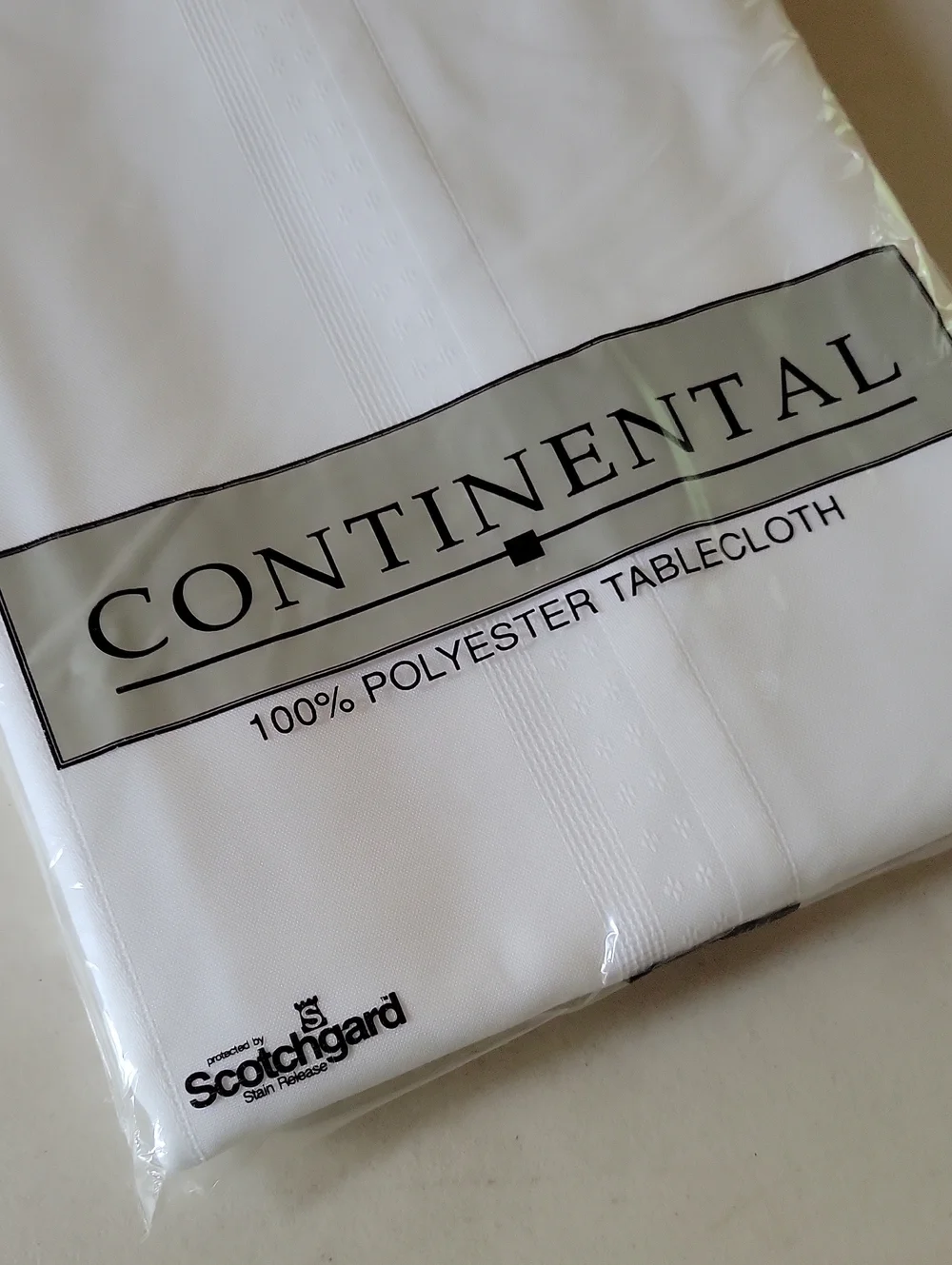 Continental Stripe Polyester Tableclorh 60